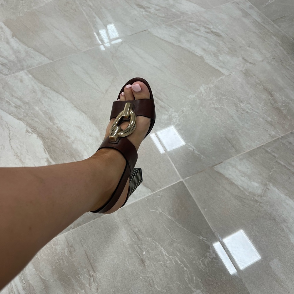 Diane von Furstenberg sandals size 6 - Picture 4 of 9